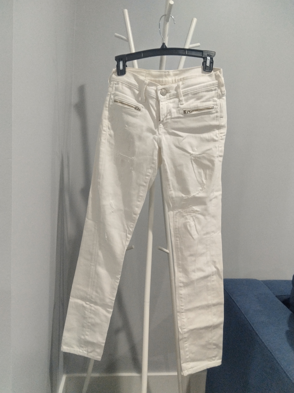 True Religion Women's Straight Leg Jeans in White Like New